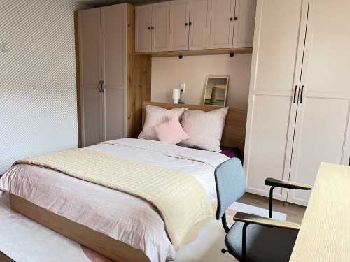 Comfortable spacious 1st floor apartment