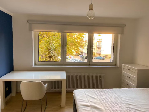 Spacious room near Nordend West