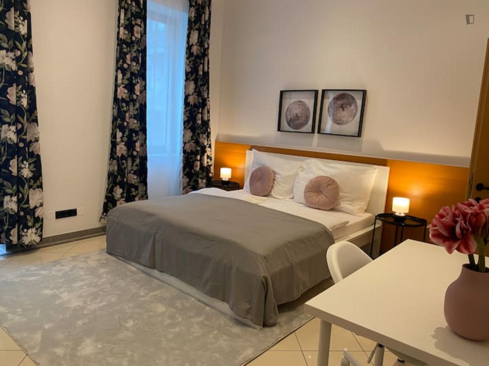 Welcoming 2-Bedroom Flat In Fünfhaus - 1