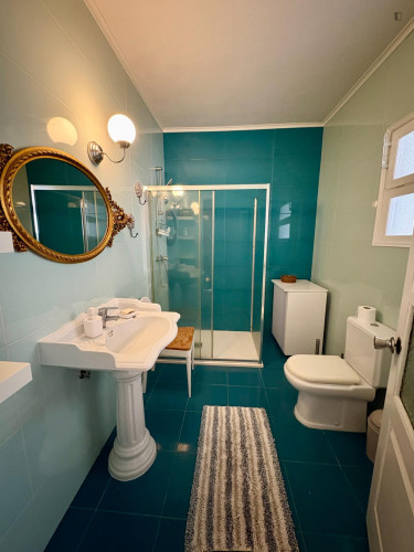 Sunny double bedroom in Ponta Delgada - Gallery - 5