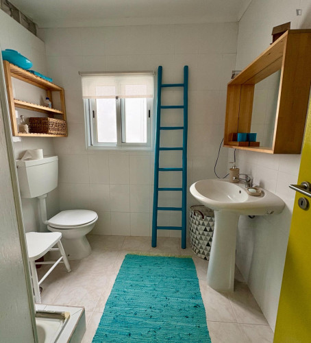 Sunny double bedroom in Ponta Delgada - Gallery - 6