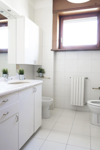 Bright double bedroom in Porta Romana