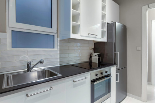 Inviting 3-bedroom flat near the Alba Graduate Business School - Gallery - 13