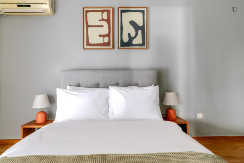 Welcoming 2-bedroom flat in Alimos