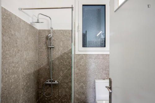 Comfortable 2-bedroom flat near the University of Economics and Business - Gallery - 8