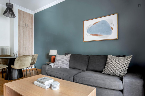 Comfortable 2-bedroom flat near the University of Economics and Business - Gallery - 15