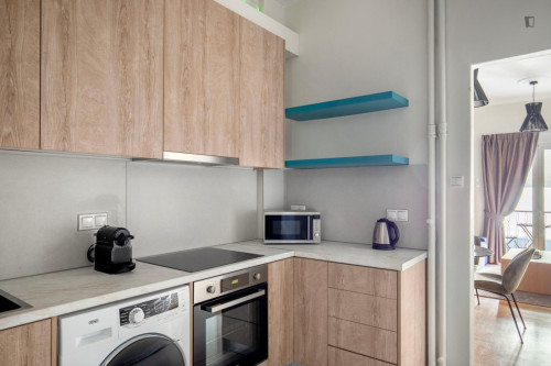 Comfortable 2-bedroom flat near the University of Economics and Business