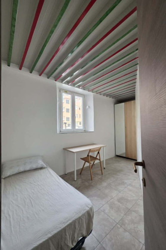 shared apartment with 6 bedrooms - Gallery - 5