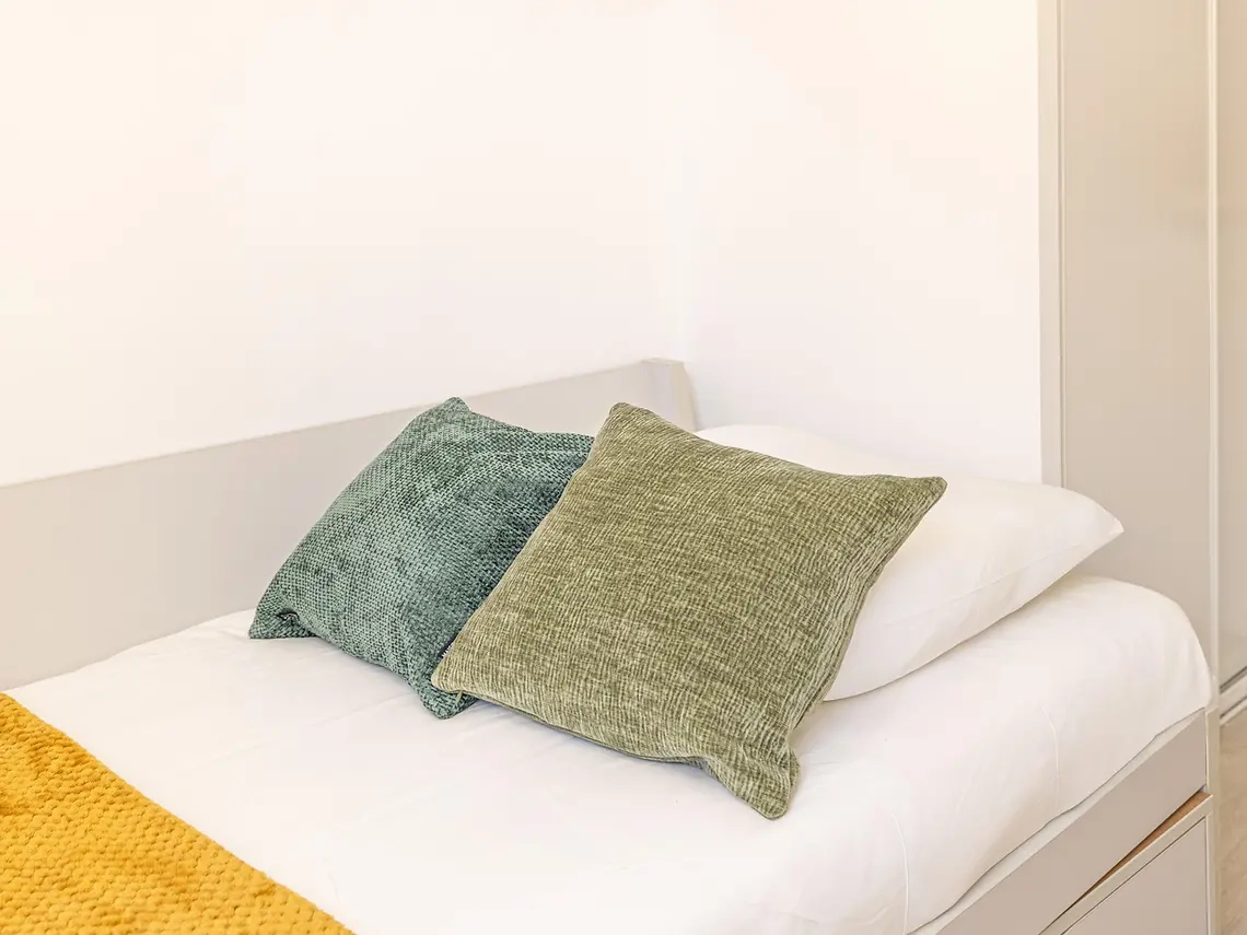 Studio - 1