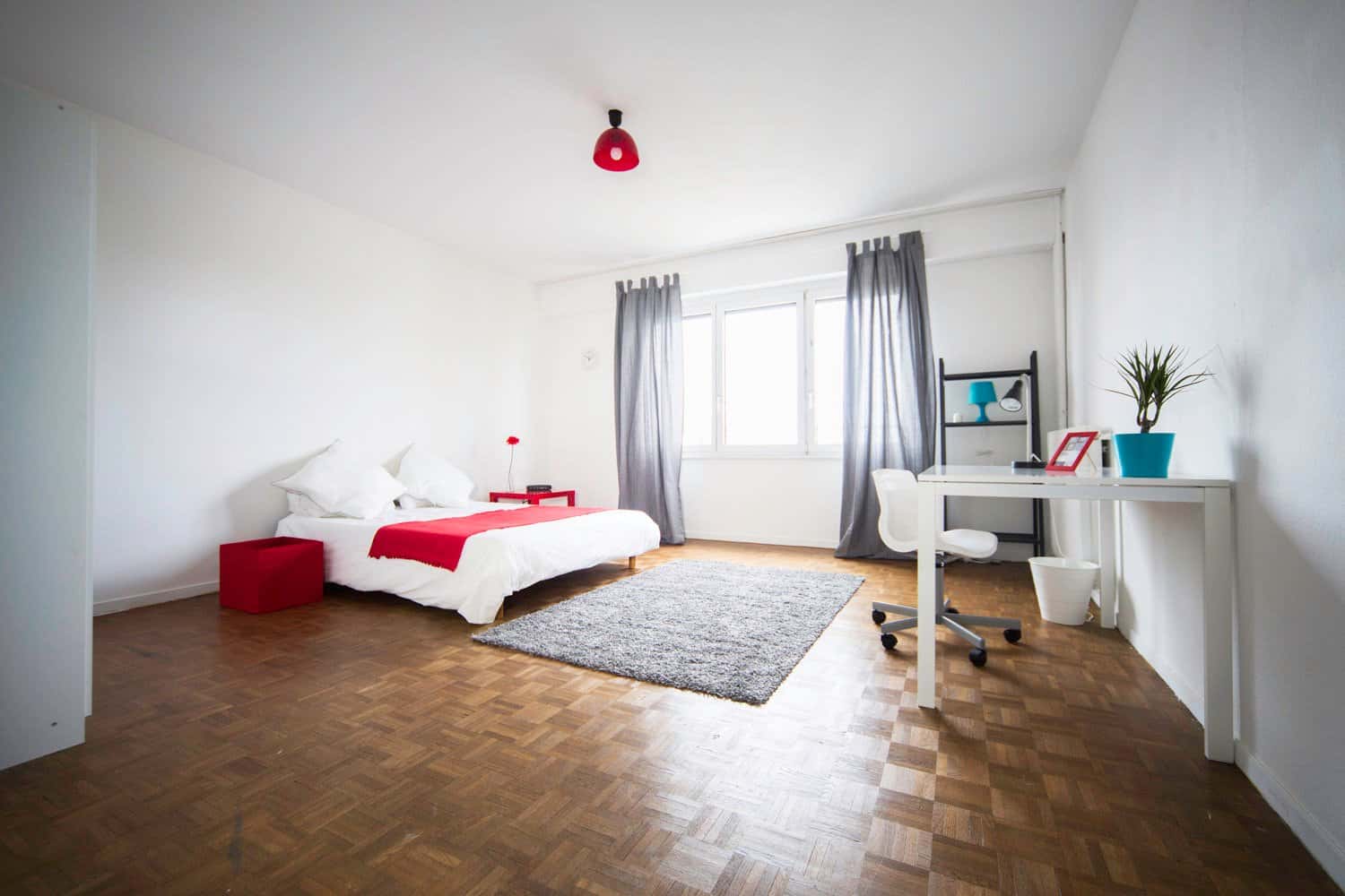 Large Bright Room - 20m² - ST5 - 1