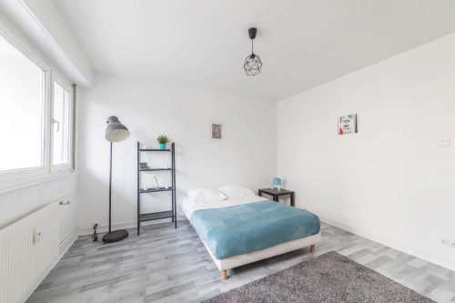 Large bright room - 16m² - ST22