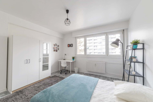 Large bright room - 16m² - ST22