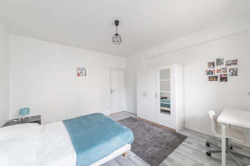 Large bright room - 16m² - ST22