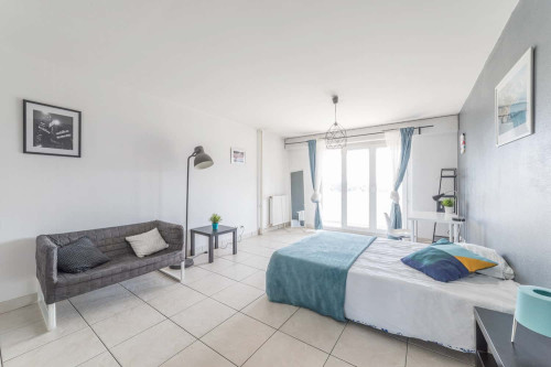 Spacious luminous room - 24m² - ST34