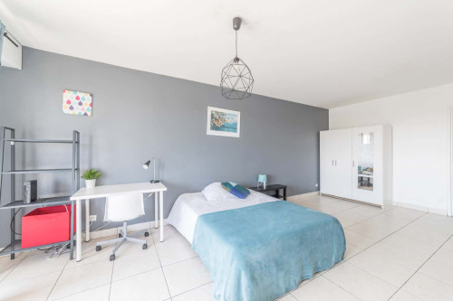 Spacious luminous room - 24m² - ST34