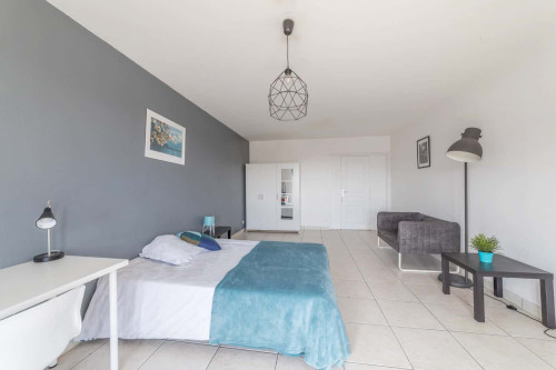 Spacious luminous room - 24m² - ST34