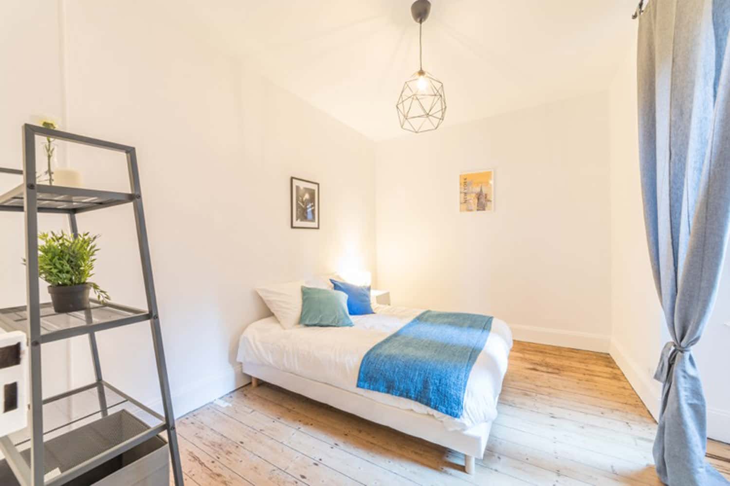 Large And Pleasant Room Of 20m² - ST41 - 1