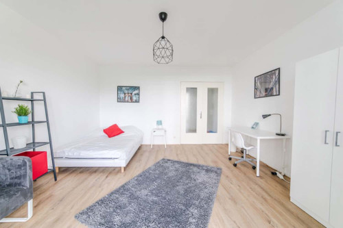 Spacious and bright room - 18m² - ST50