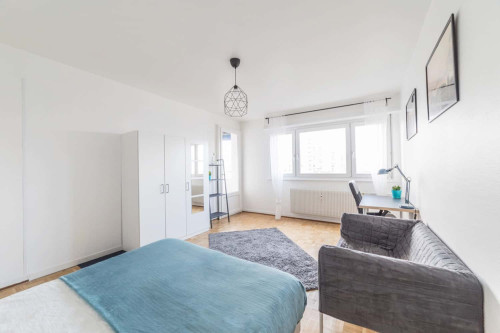 Spacious and bright room - 20m² - ST54