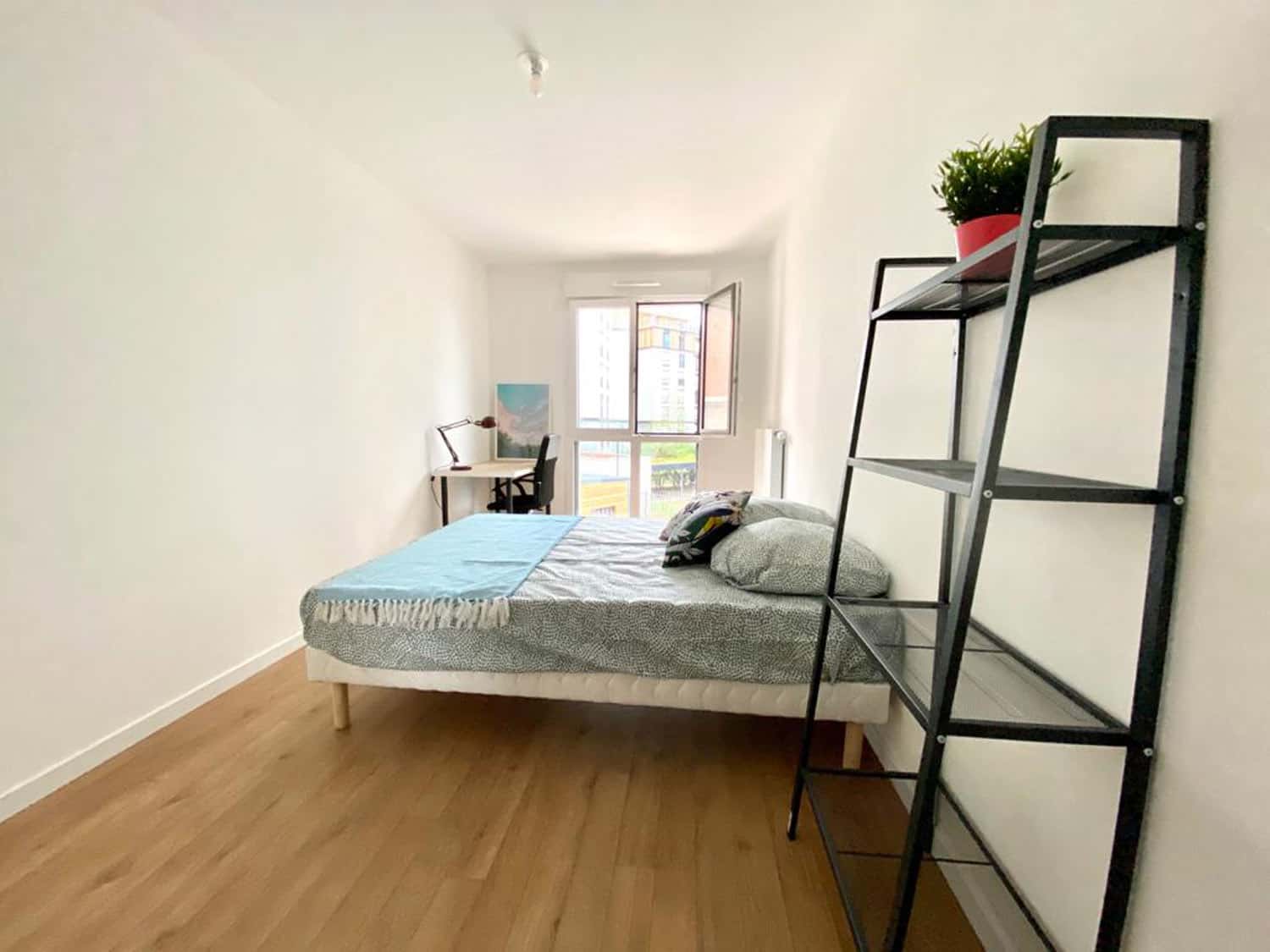 Spacious And Bright Room - 14m² - CL7 - 1