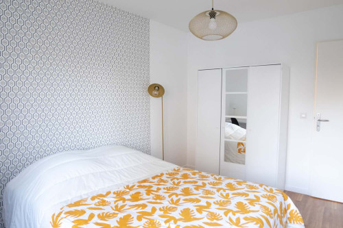 Spacious and bright room - 13m² - LY013