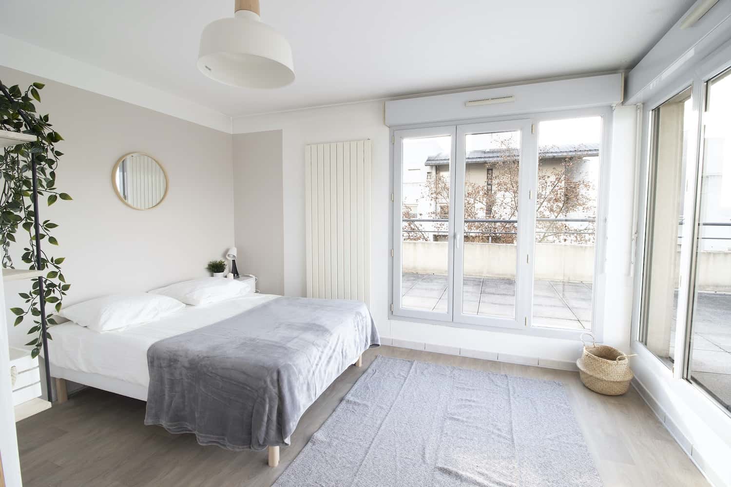 Spacious And Bright Room - LY016 - 1