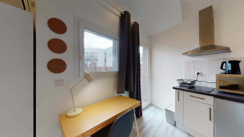 Suresnes Roosevelt - Private Studio (7)