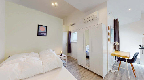 Suresnes Roosevelt - Private Studio (7)