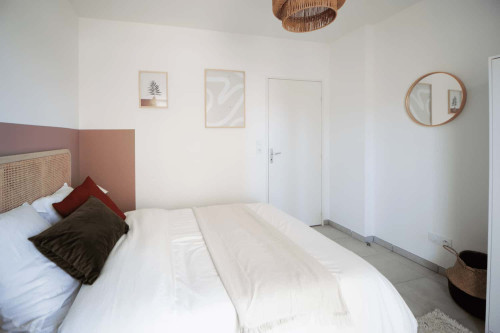 Beautiful 12 m² bedroom for rent near Lyon - LYO43