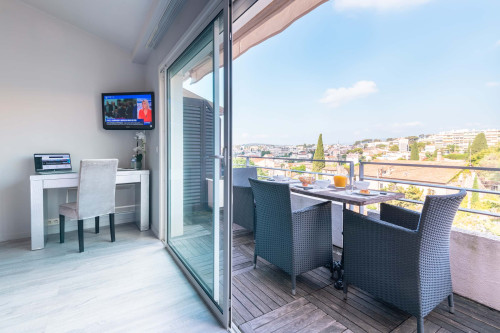 Studio meublé de 20m² avec balcon au Cannet