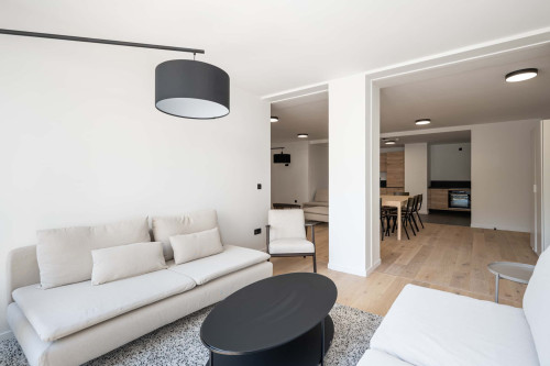 Room in 110m2 5-bedroom flat - Clichy, metro Mairie de Clichy
