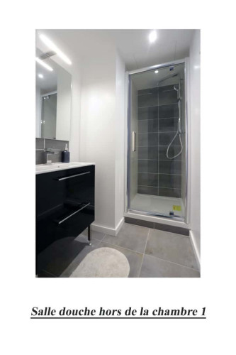 Chambre 1 - HIPPODROME S