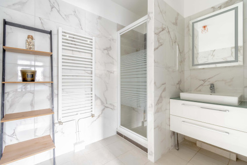 Appartement neuf & cosy lumineux (Top Quartier d'Affaires et familial)
