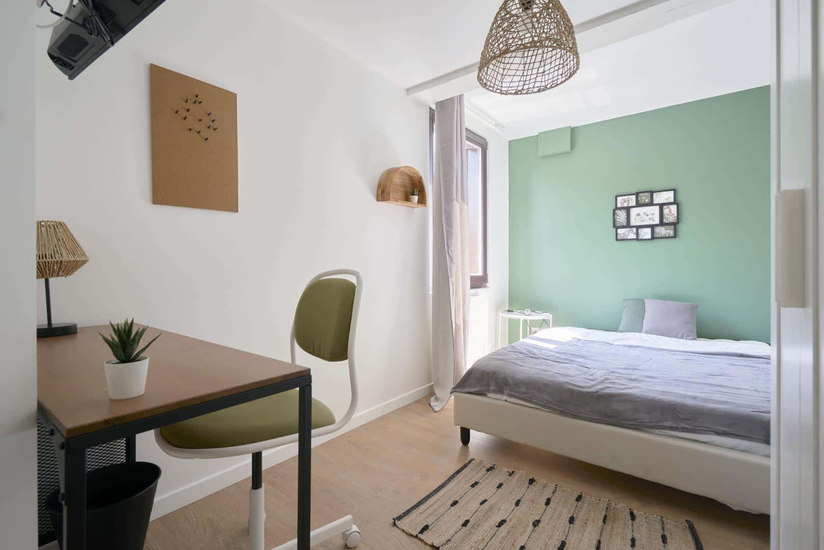 Chambre 2 - ROUTE DE PARIS - 1