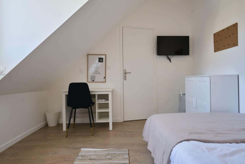 Chambre 5 - ROUTE DE PARIS