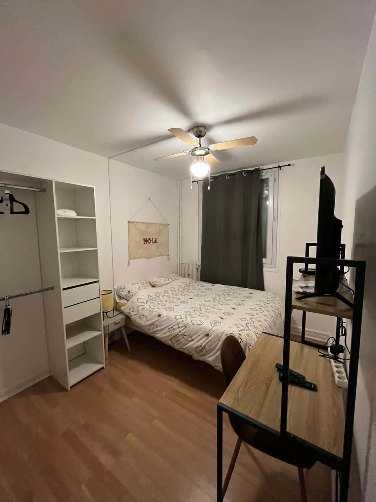 Chambre Dans Un Appartement De 3 Chambres - 1