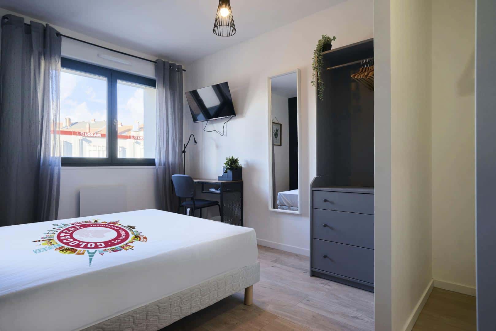 Chambre 4 - JARDINIERS C - 1