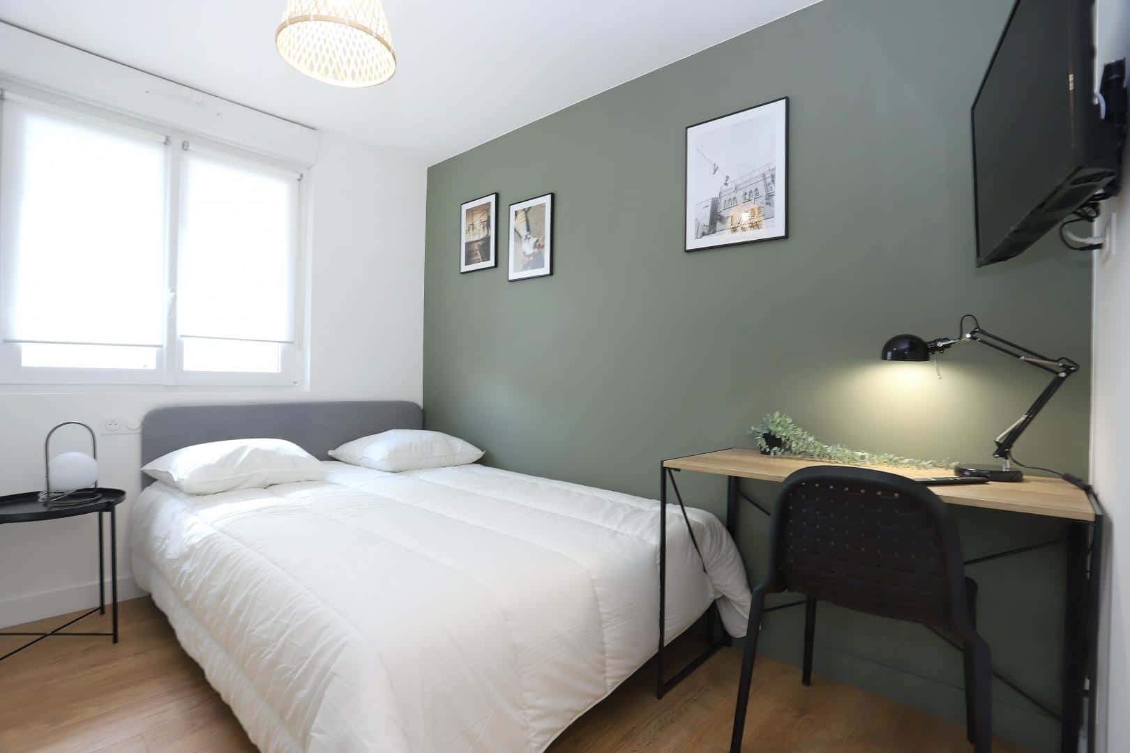 Chambre 1 - LANGUEDOC CH - 1