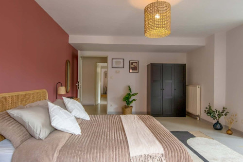 28 m² masterbedroom for rent in Strasbourg - ST94