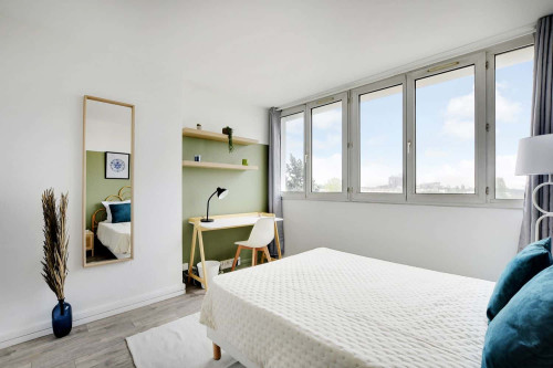 Minimalist 12 m² room to rent near Paris - KRB25