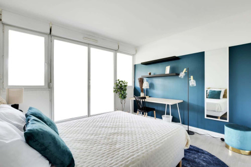 With-balcony 13 m² room near Paris - KRB35