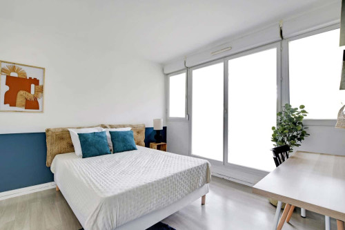 With-balcony 13 m² room near Paris - KRB35