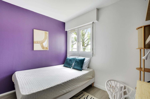Purple 10 m² room in Kremlin-Bicêtre - KRB33