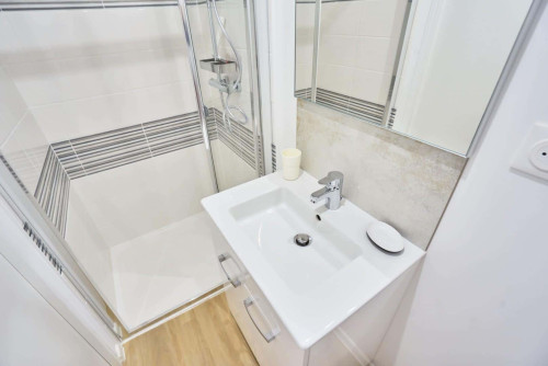 10 - LAON M - Gallery - 5