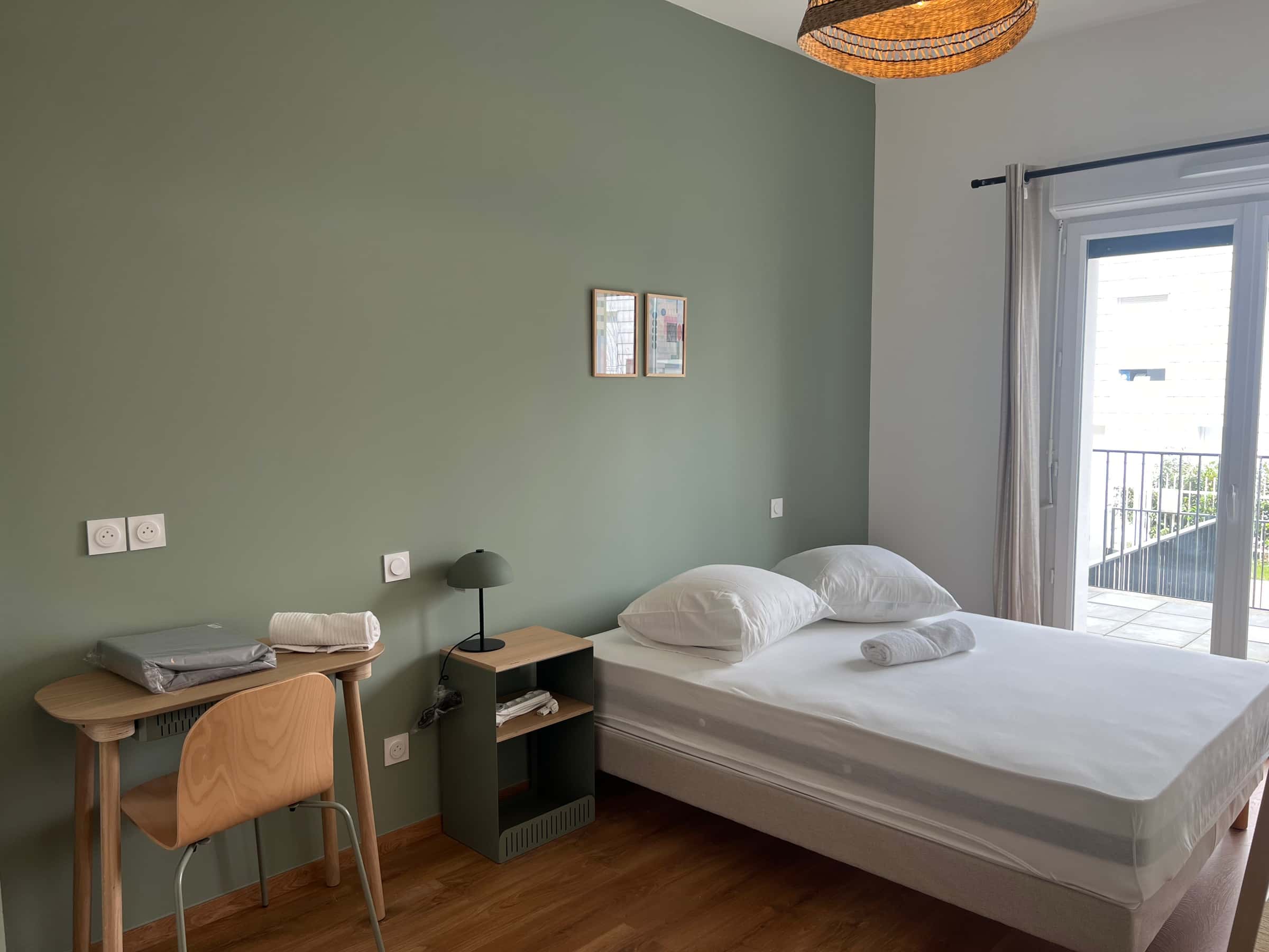 Bedroom With Private Bathroom In A 5-Bedroom Apartment - Room 1 (Apartment 3M) - 1