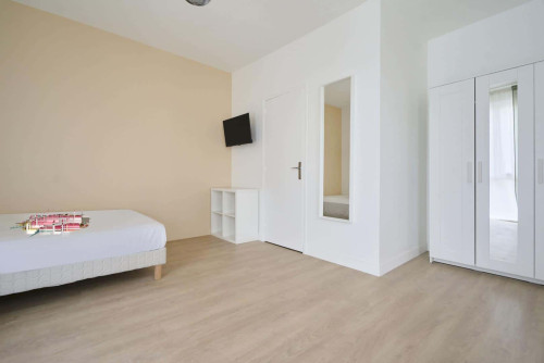 Chambre 9 - COLOMBES - D'ORVES
