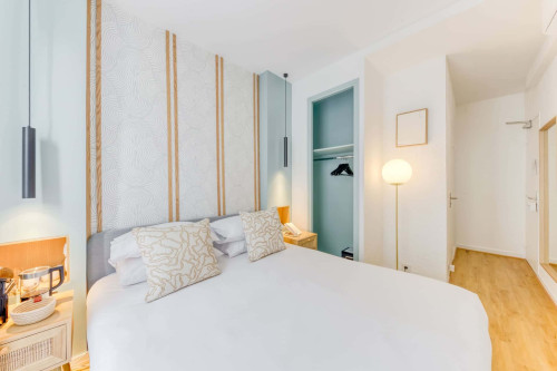 Le Bastille - Double Room 305