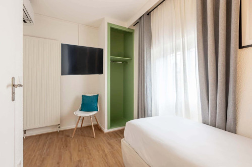 Le Bastille - Single Room 309