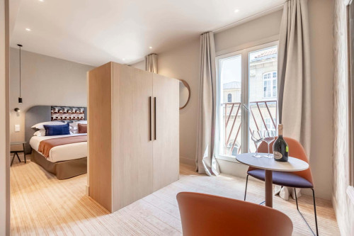Suites FL - Deluxe Double Room 401