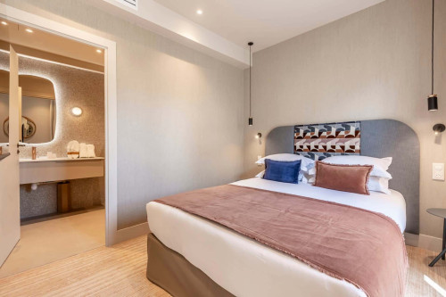Suites FL - Deluxe Double Room 301